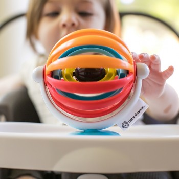 BABY EINSTEIN Hračka aktívna s prísavkou Sticky Spinner™ 3m+