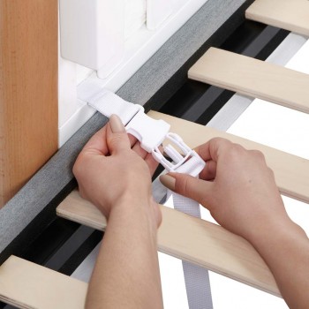 KINDERKRAFT Postieľka drevená Koya s funkciou ohrádky vrátane matraca White, Premium