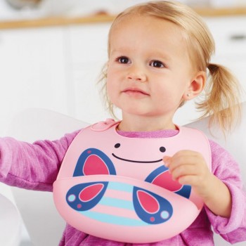 SKIP HOP Zoo Podbradník silikónový Motýlik 6m+