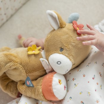 NATTOU Kravička plyšová prítulná Mila 30 cm Mila, Zoe & Lana
