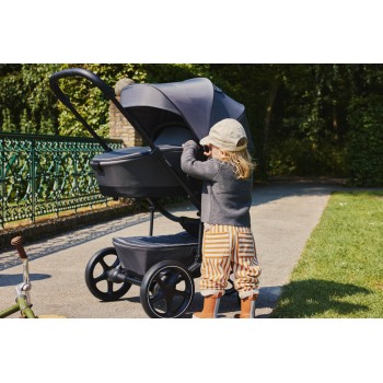 EASYWALKER Kočík kombinovaný Harvey⁵ 2v1 Midnight Black LITE AIR +KIDDY Evoluna i-size 2,základňa