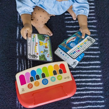 BABY EINSTEIN Hračka drevená hudobná klavír Cal’s First Melodies Magic Touch HAPE 6m+