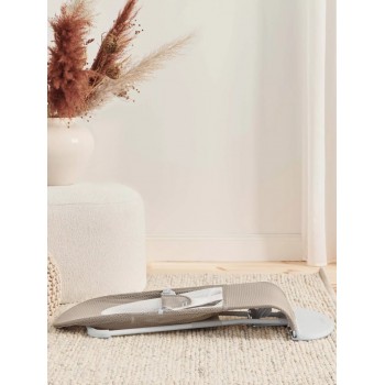 BABYBJÖRN Lehátko Balance Soft Grey Beige/White mesh, svetlá šedá konštrukcia