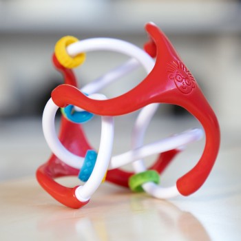 BABY EINSTEIN Hračka lopta senzorická Slide & Swirl™ 0m+