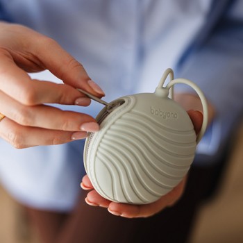 BABYONO Puzdro na cumlík silikónové mintové 0m+