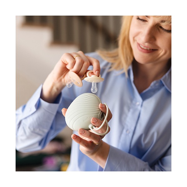 BABYONO Puzdro na cumlík silikónové modré 0m+ BABYONO Puzdro na cumlík silikónové modré 0m+