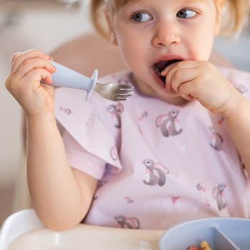 BABYONO Príbor detský so zábranou mintový 12m+