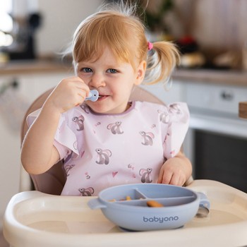 BABYONO Tanier silikónový s prísavkou a viečkom modrý 6m+