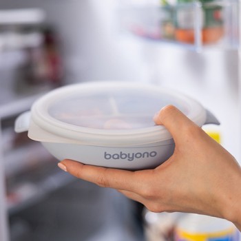 BABYONO Tanier silikónový s prísavkou a viečkom modrý 6m+