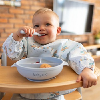 BABYONO Tanier silikónový s prísavkou a viečkom modrý 6m+