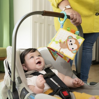 BRIGHT STARTS Knižka senzorická na C krúžku Safari Buddies™ 0m+