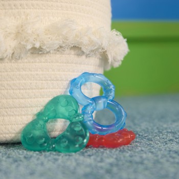 BRIGHT STARTS Hryzačka plnená vodou tvary Stay Cool Teethers™ 3ks, 3m+
