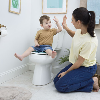 BRIGHT STARTS Redukcia na WC nalepovacia Flip & Sit™ STITCH™ 18m+, do 23kg