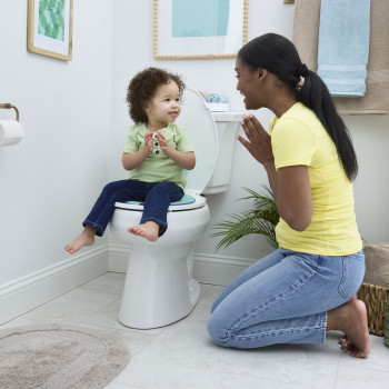 BRIGHT STARTS Redukcia na WC nalepovacia Flip & Sit™ STITCH™ 18m+, do 23kg