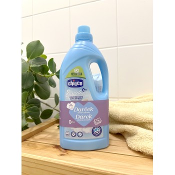 CHICCO Aviváž koncentrovaná Sladký Púder 1,5 l, 60 pranie + vlhčené obrúsky 72 ks zadarmo