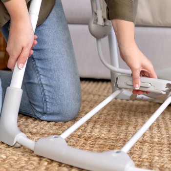 INGENUITY Hojdačka konvertibilná cestovná s melódiou Cozy Spot™ 0m+ do 9kg