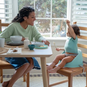 INGENUITY Podsedák na jedálenskú stoličku My Spot™ Teal 6m+, do 15kg