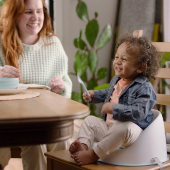 INGENUITY Podsedák na jedálenskú stoličku Simplicity Seat™ Grey 6m+, do 15kg