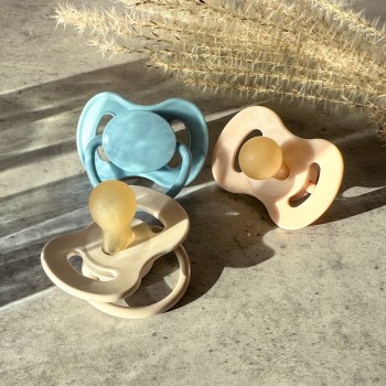 CANPOL BABIES Cumlík kaučukový s okrúhlou špičkou Nude 0-6m modrý