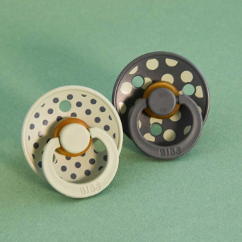 BIBS STUDIO Colour Polka cumlíky z prírodného kaučuku 2ks - veľkosť 1 Sage / Iron