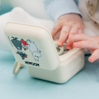 BIBS x Moomin krabička na cumlíky Ivory