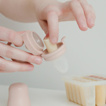 BIBS silikónový cumlík na kŕmenie Blush