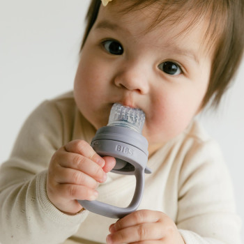 BIBS silikónový cumlík na kŕmenie Fossil Grey