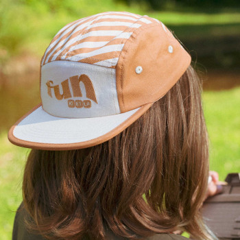 KiETLA Striped šiltovka s UV ochranou 52-56 cm Salvia Stripe