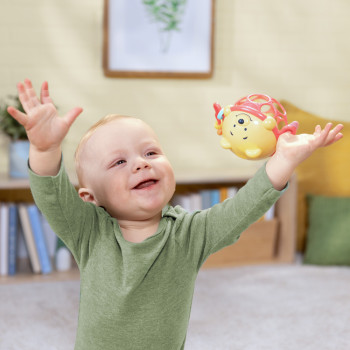 BRIGHT STARTS Hračka Oball hrkálka Winnie the Pooh Jingle & Shake™ 0m+