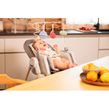 CHICCO Stolička jedálenská Polly Armonia - Mother Pearl + Hrazdička Rainbow