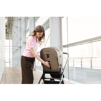 EASYWALKER Kočík kombinovaný Zoey Chestnut Brown + CBX By CYBEX Aton B2 i-Size + základňa