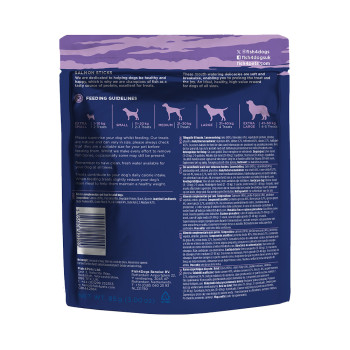 FISH4DOGS Maškrty pre psov LOVE s lososom - tyčinky 85 g