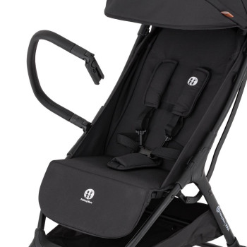 PETITE&MARS Kočík športový Pax Perfect Black