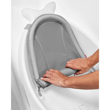 SKIP HOP Vanička s ergonomickou podložkou Moby 3 fázová biela